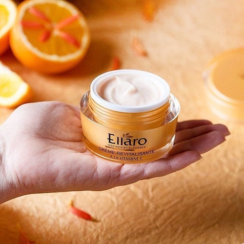 کرم شاداب کننده و احیا کننده ویتامین سی الارو مناسب انواع پوست 50 میلی‌لیتر Ellaro Revitalizing Cream With Vitamin-C 50ml